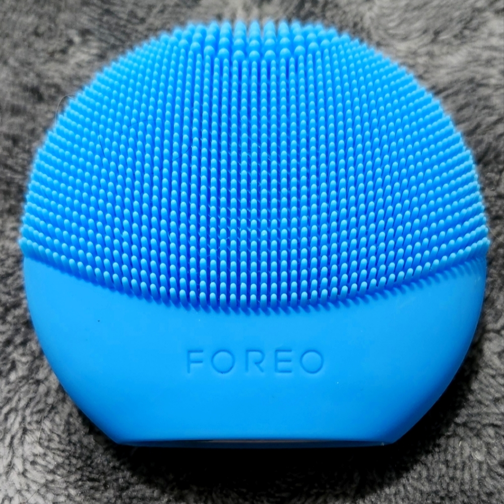 Foreo - Picture 3 of 4